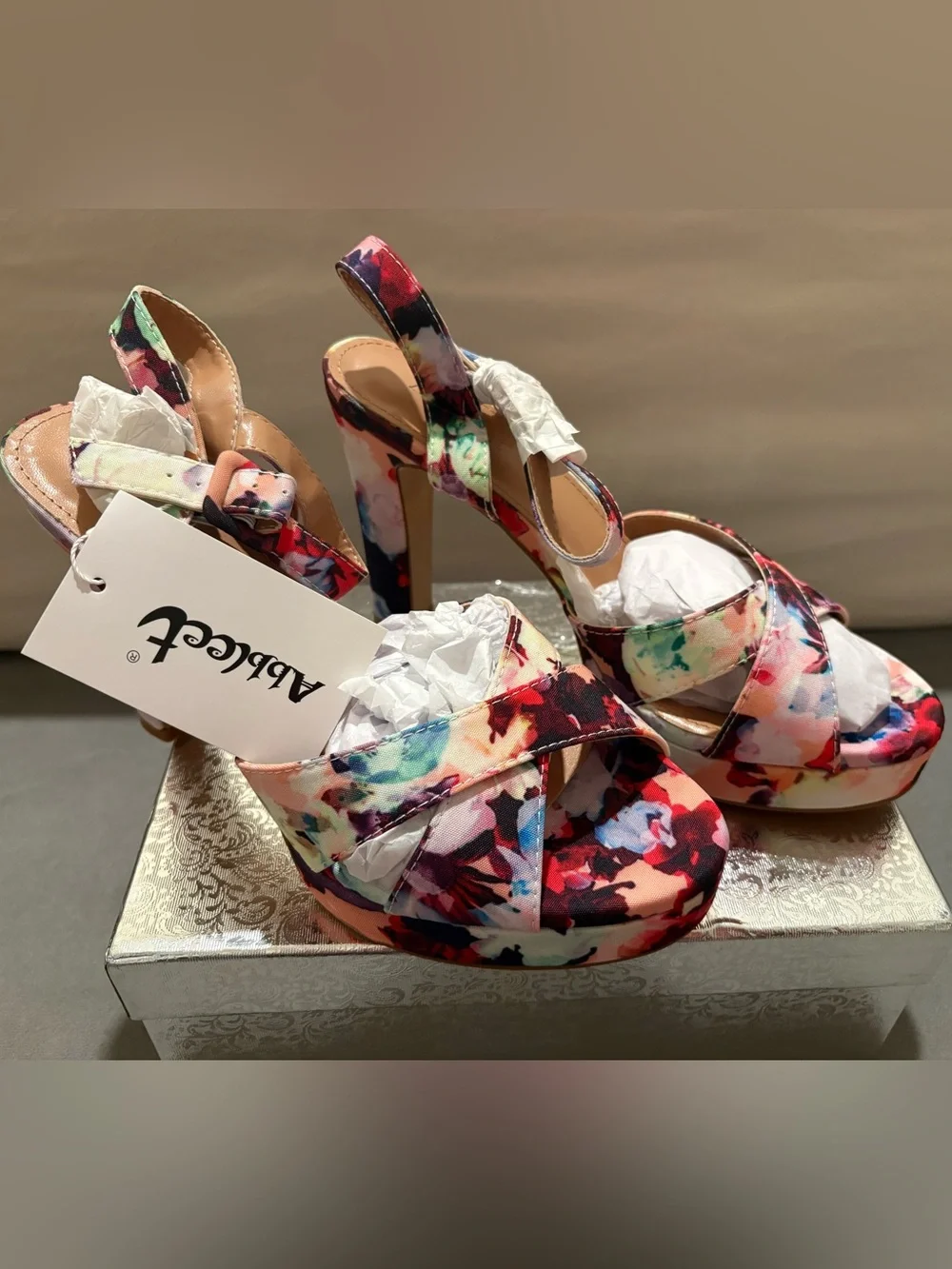 Abbleet Women’s Floral Multi-Color Platform Block Heel Sandals - US Size 8